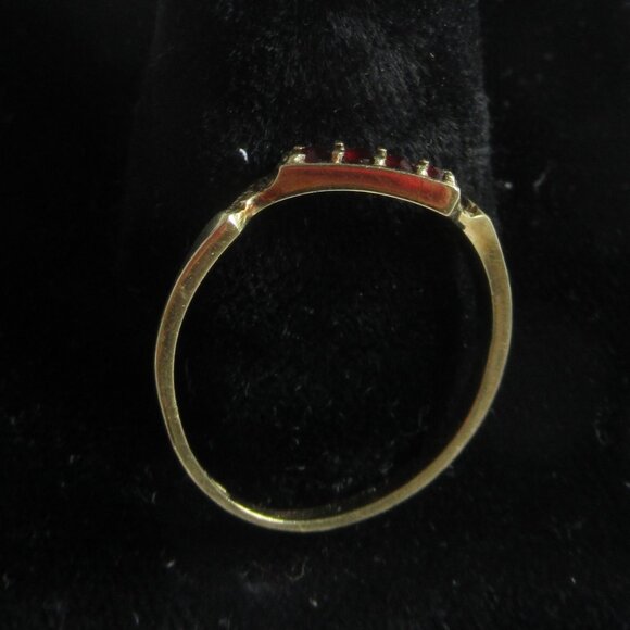 14k Gold, 4 Red Garnet stones, Ring, Czech, Size 6.5 - Picture 10 of 11